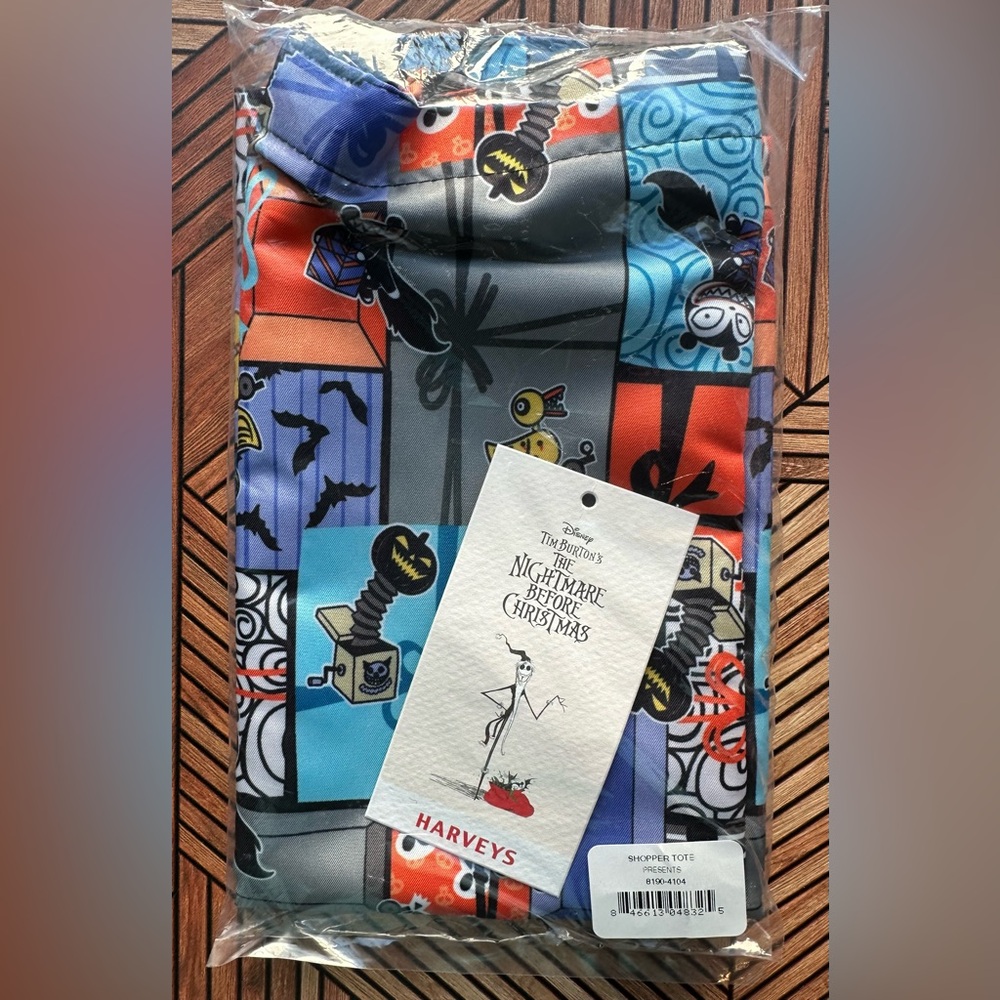 NIP Harveys Seatbelt Bags x Disney Nightmare Before Christmas NBC Presents Tote